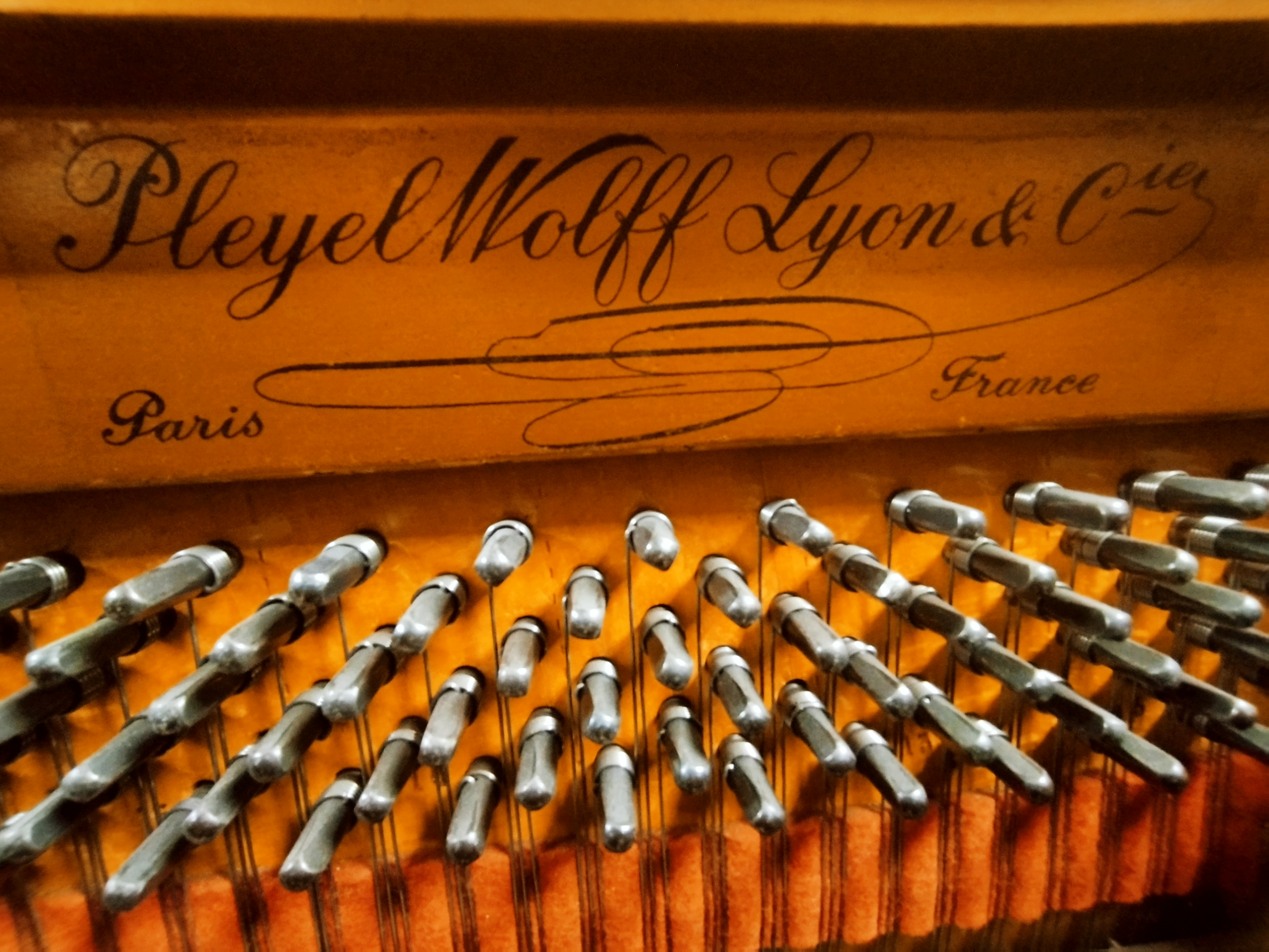 clic pour ouvrir dans un nouvel onglet piano droit Pleyel-Wolff-Lyon à acheter sur Montpellier